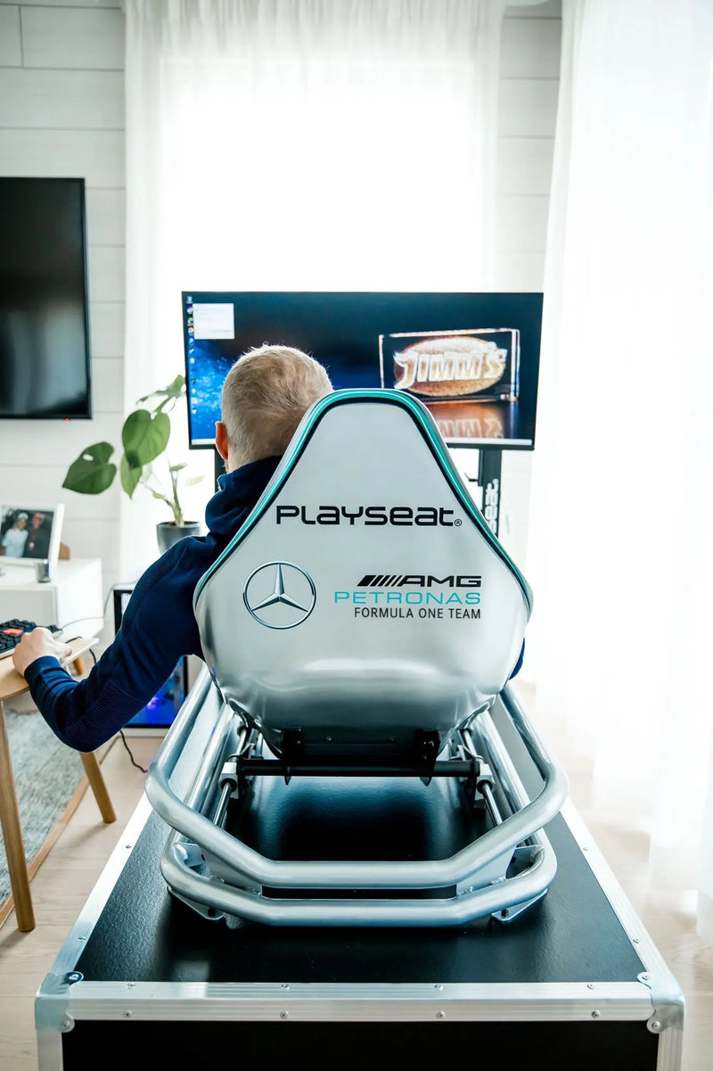 Playseat® Formula Intelligence - Mercedes AMG Petronas Formula One Team Playseat